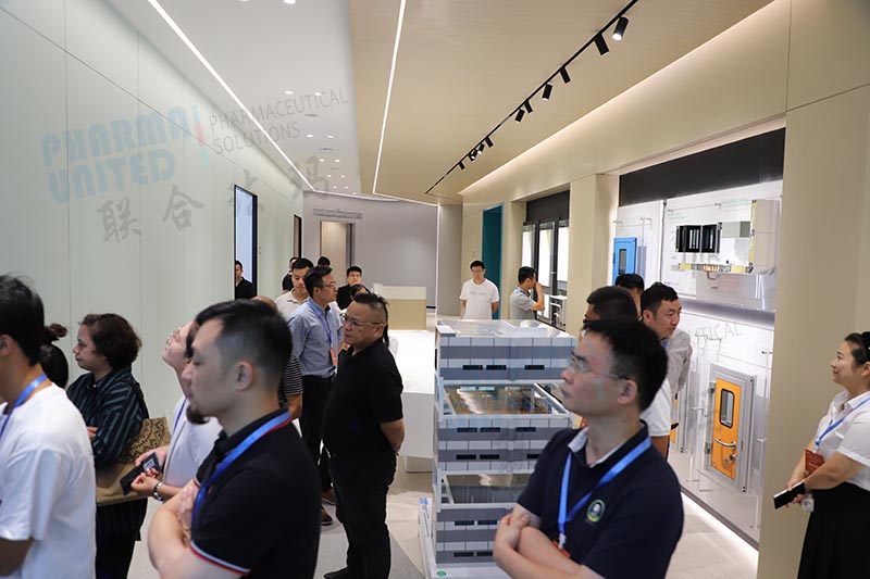 Une visite réussie de pairs de l'industrie à Pharma United Co., Ltd.